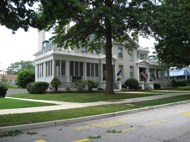 617x456 pixels (156K)