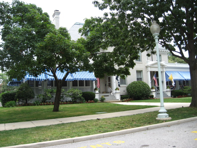 617x456 pixels (174K)