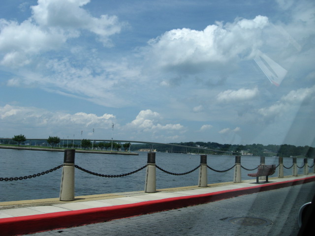 617x456 pixels (86K)