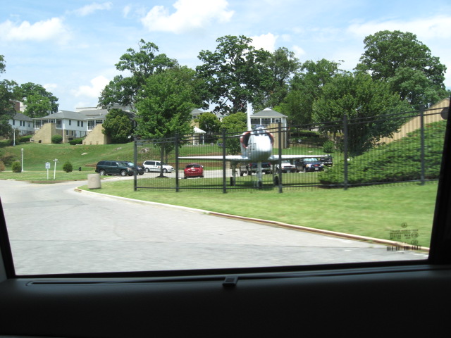 617x456 pixels (117K)