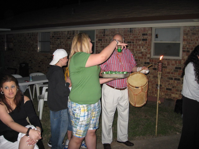 618x457 pixels (107K)