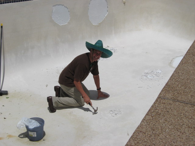 617x456 pixels (81K)