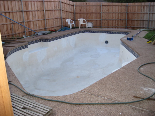 617x456 pixels (108K)