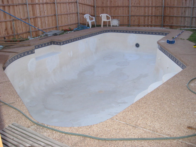 617x456 pixels (110K)