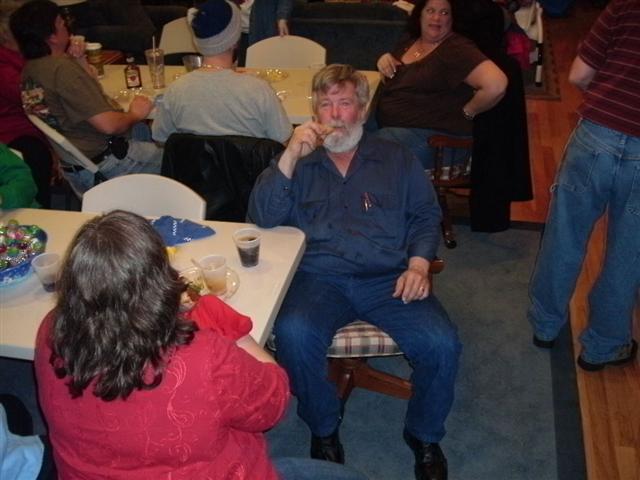 618x457 pixels (47K)