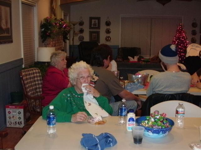 618x457 pixels (46K)