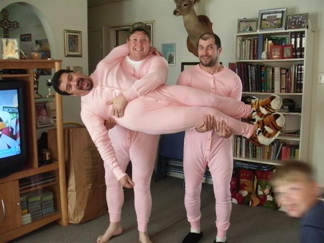 618x457 pixels (53K)