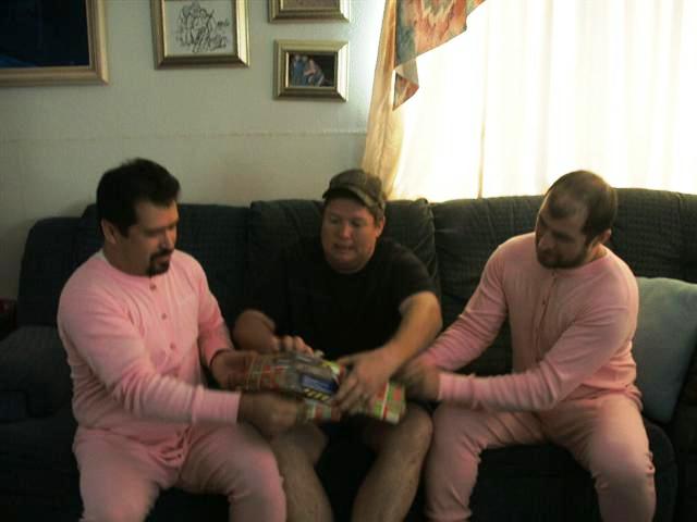 618x457 pixels (29K)