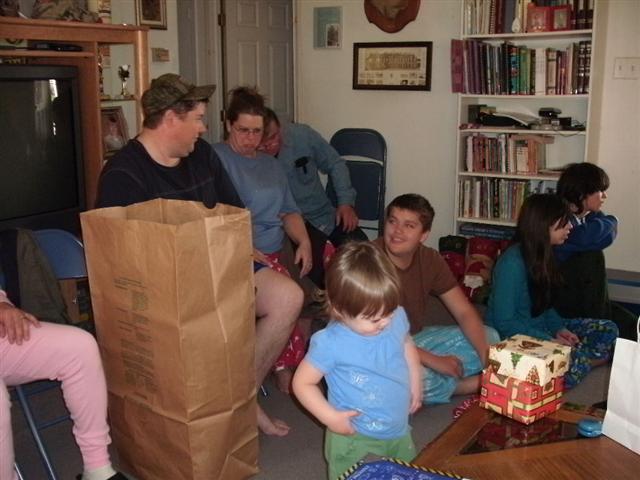 618x457 pixels (52K)