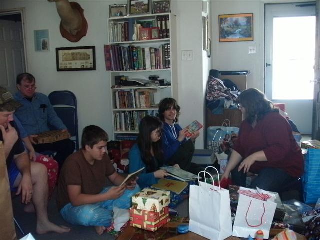 618x457 pixels (53K)