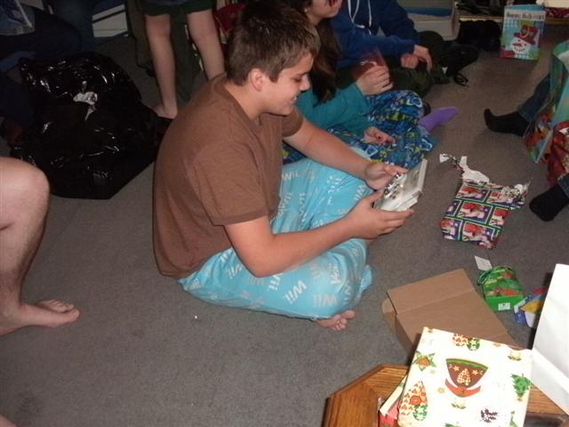 618x457 pixels (49K)