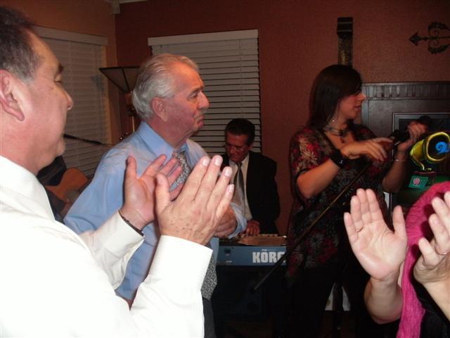 618x457 pixels (43K)