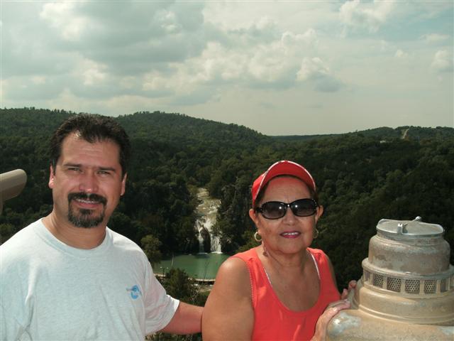 618x457 pixels (43K)