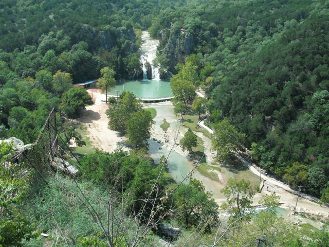 618x457 pixels (88K)