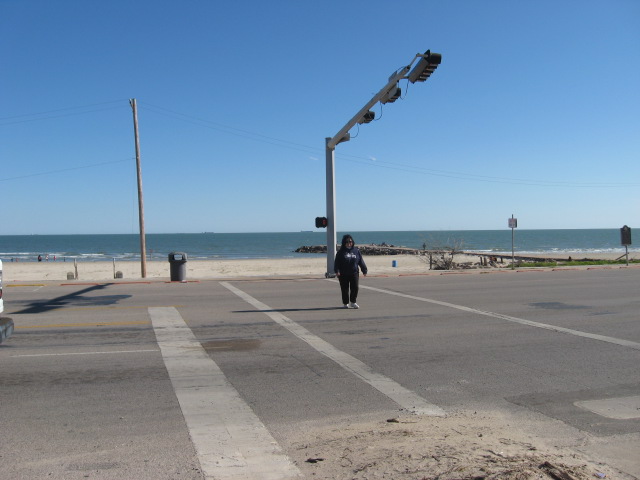 617x456 pixels (76K)