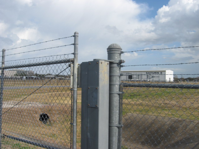 617x456 pixels (101K)