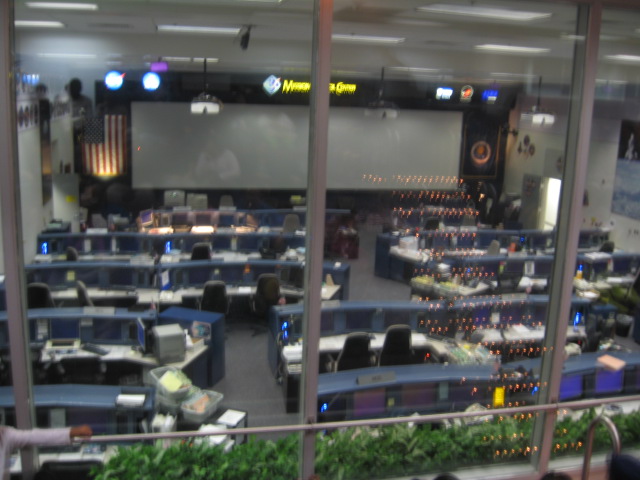 617x456 pixels (102K)