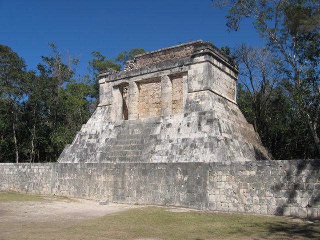 617x456 pixels (147K)