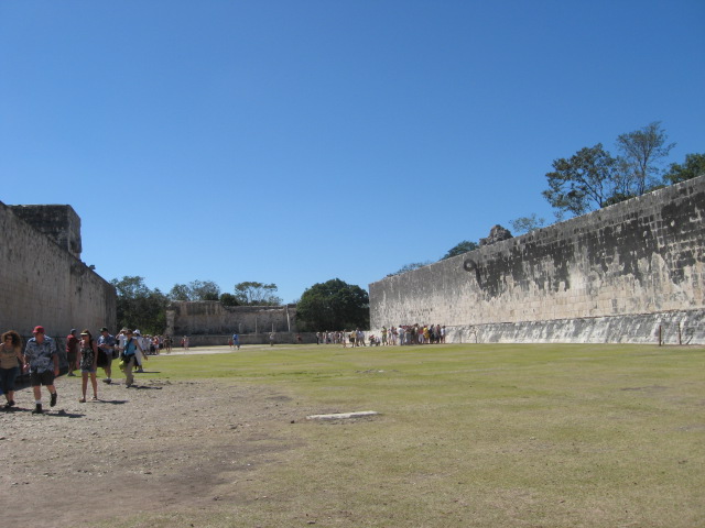 617x456 pixels (93K)