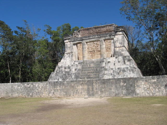 617x456 pixels (141K)