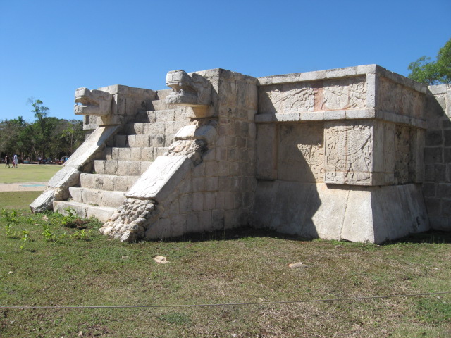 617x456 pixels (131K)