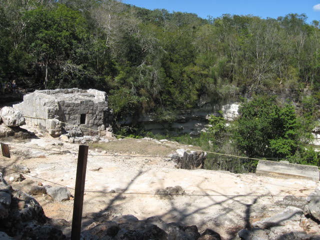 617x456 pixels (172K)