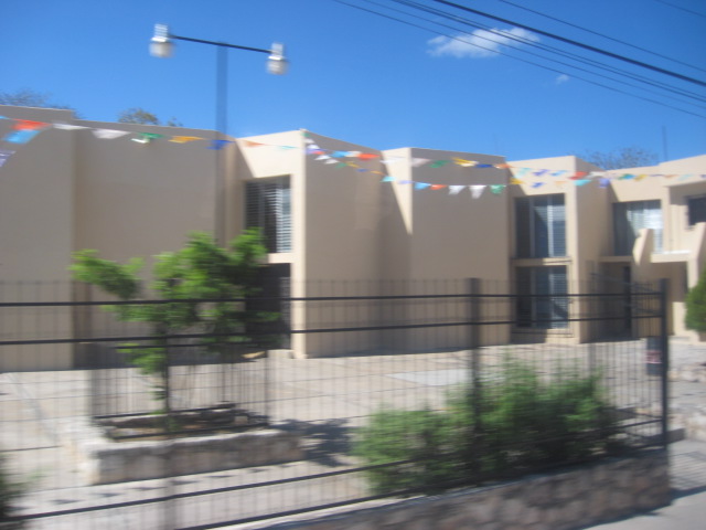 617x456 pixels (82K)