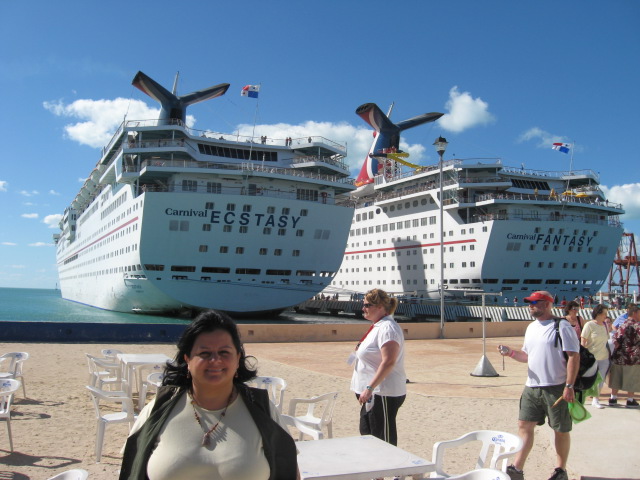 617x456 pixels (115K)