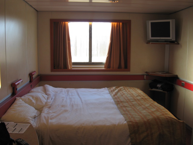 617x456 pixels (74K)