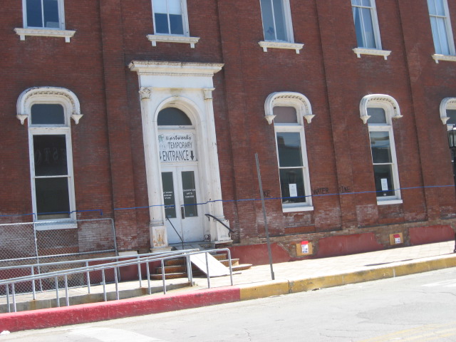 617x456 pixels (116K)