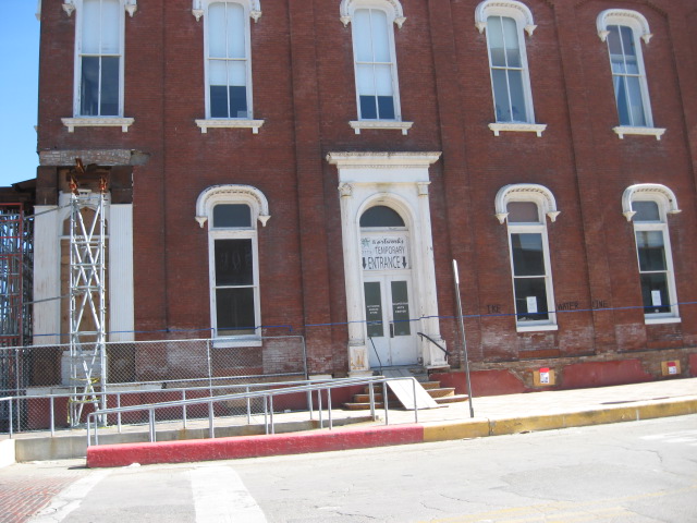 617x456 pixels (120K)