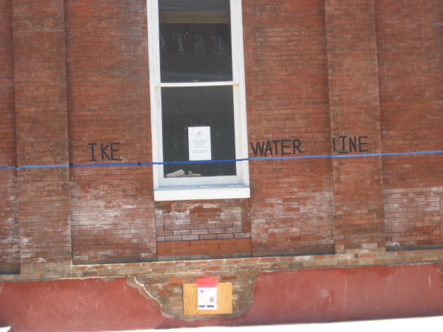 617x456 pixels (103K)