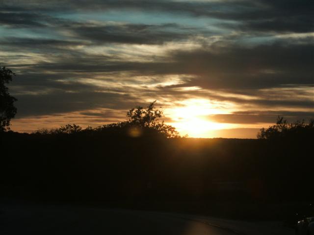 618x457 pixels (28K)