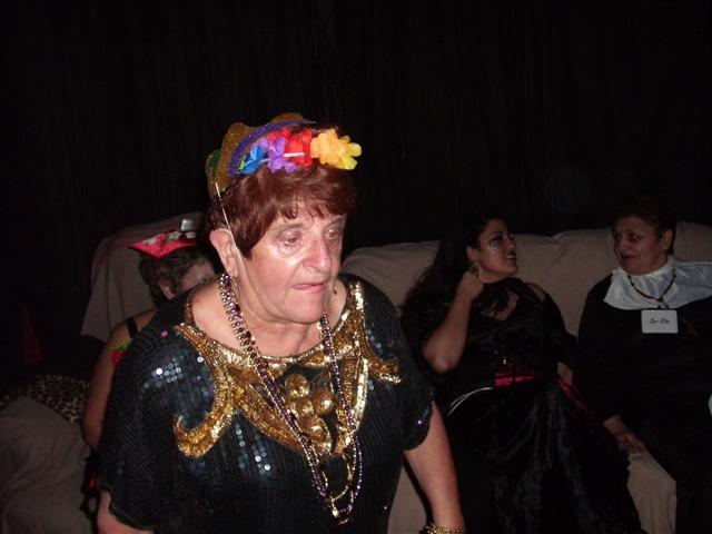 618x457 pixels (37K)