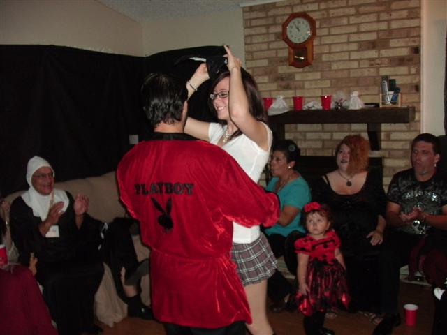 618x457 pixels (42K)