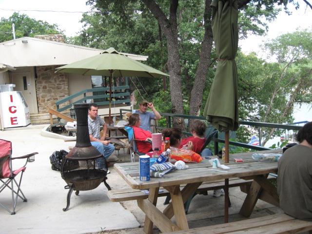 617x456 pixels (153K)