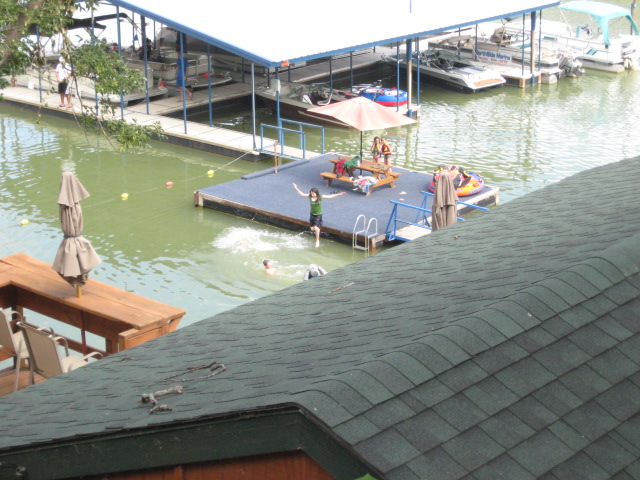 617x456 pixels (128K)