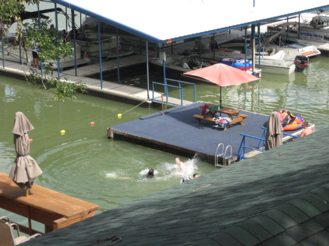 617x456 pixels (124K)