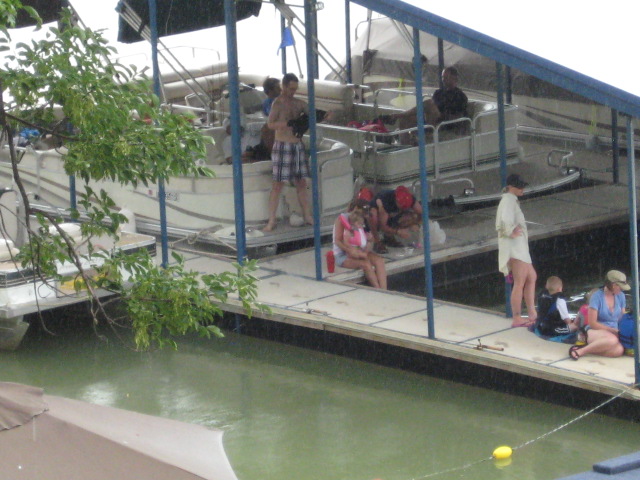 617x456 pixels (123K)