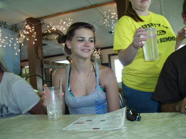 618x457 pixels (50K)