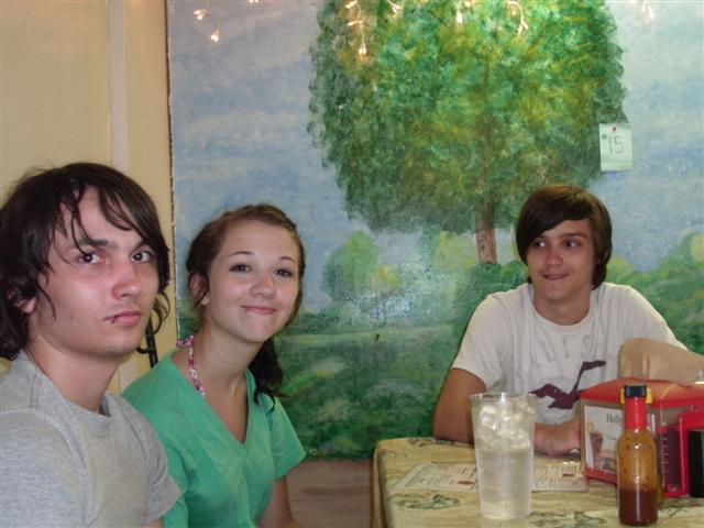 618x457 pixels (51K)