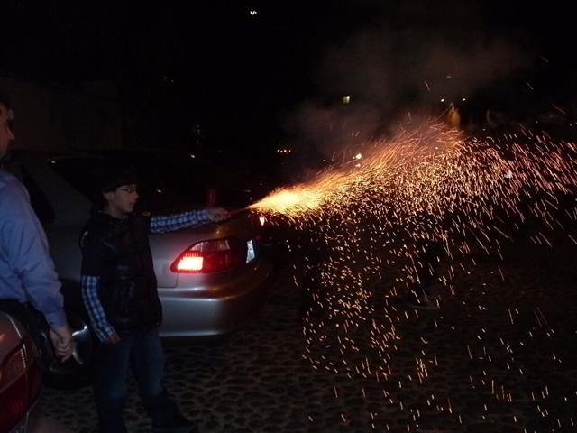 618x457 pixels (45K)