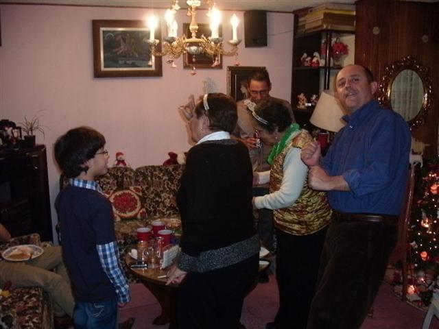 618x457 pixels (47K)