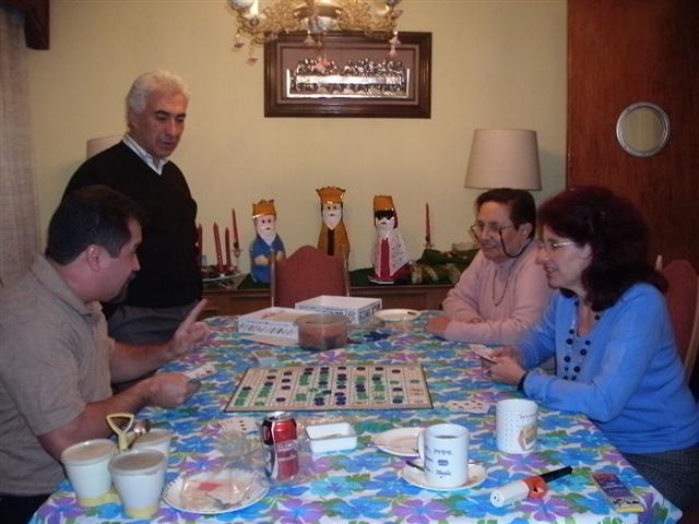 618x457 pixels (54K)