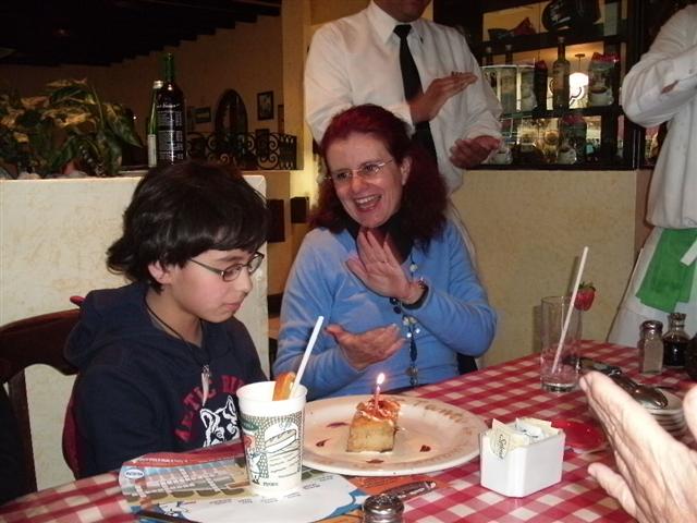 618x457 pixels (59K)