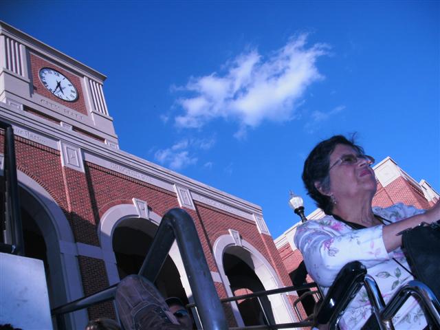 618x457 pixels (54K)