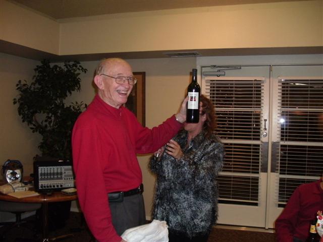 618x457 pixels (46K)