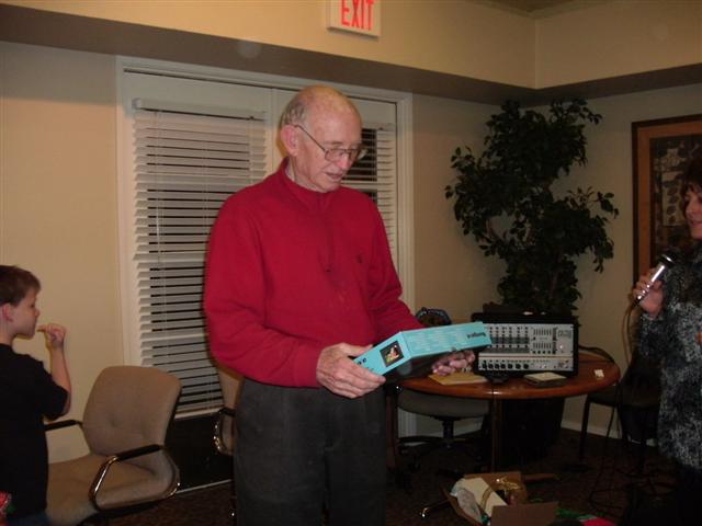 618x457 pixels (40K)