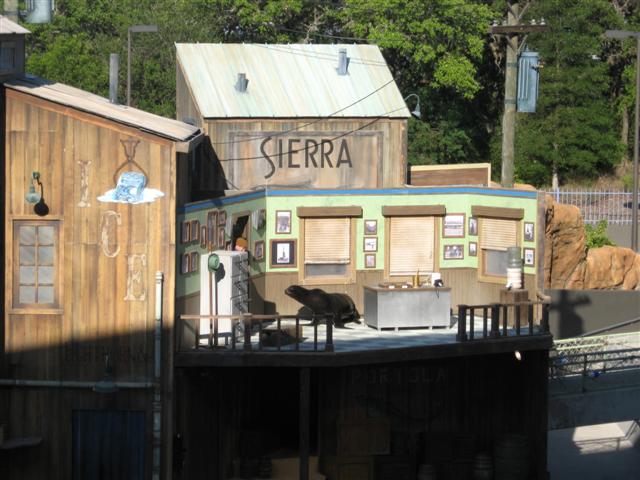 618x457 pixels (60K)