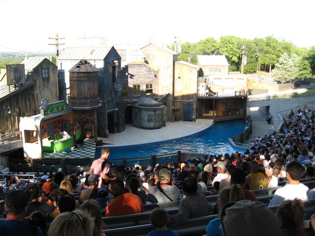 618x457 pixels (61K)